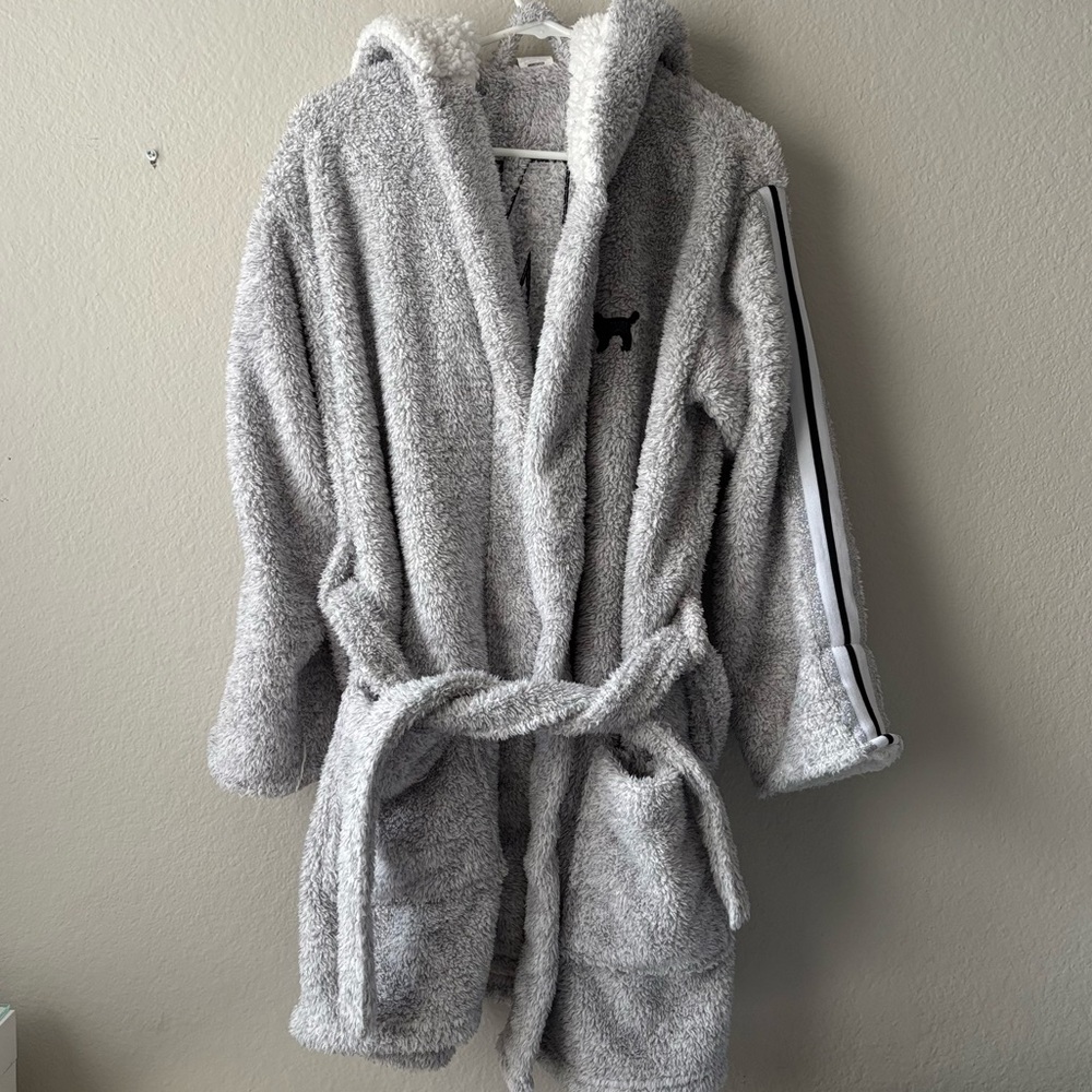 Victoria's Secret PINK Sherpa Hood Robe - Gray Shimmer &  Black Glitter